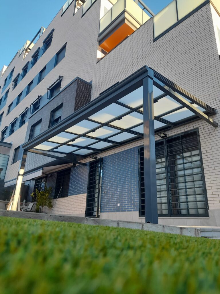 Techo móvil de panel